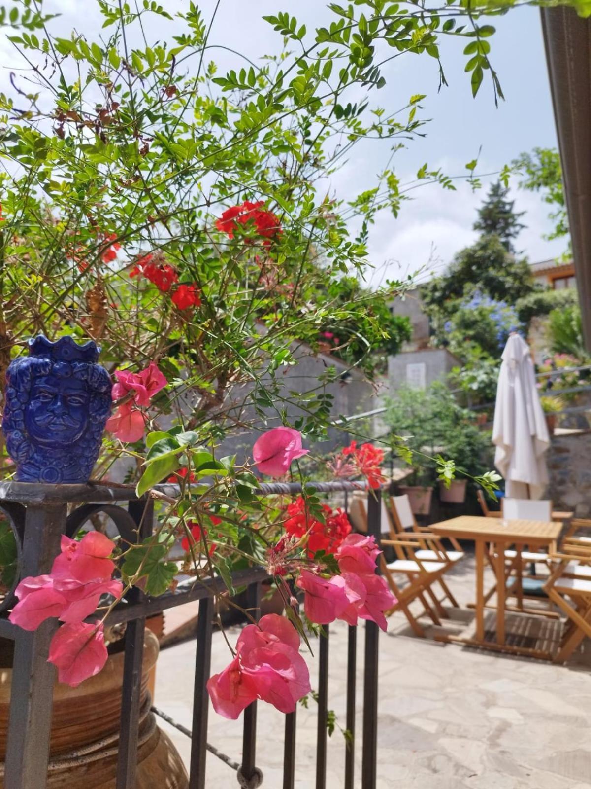 Borgo San Francesco Hotell Gioiosa Marea Eksteriør bilde